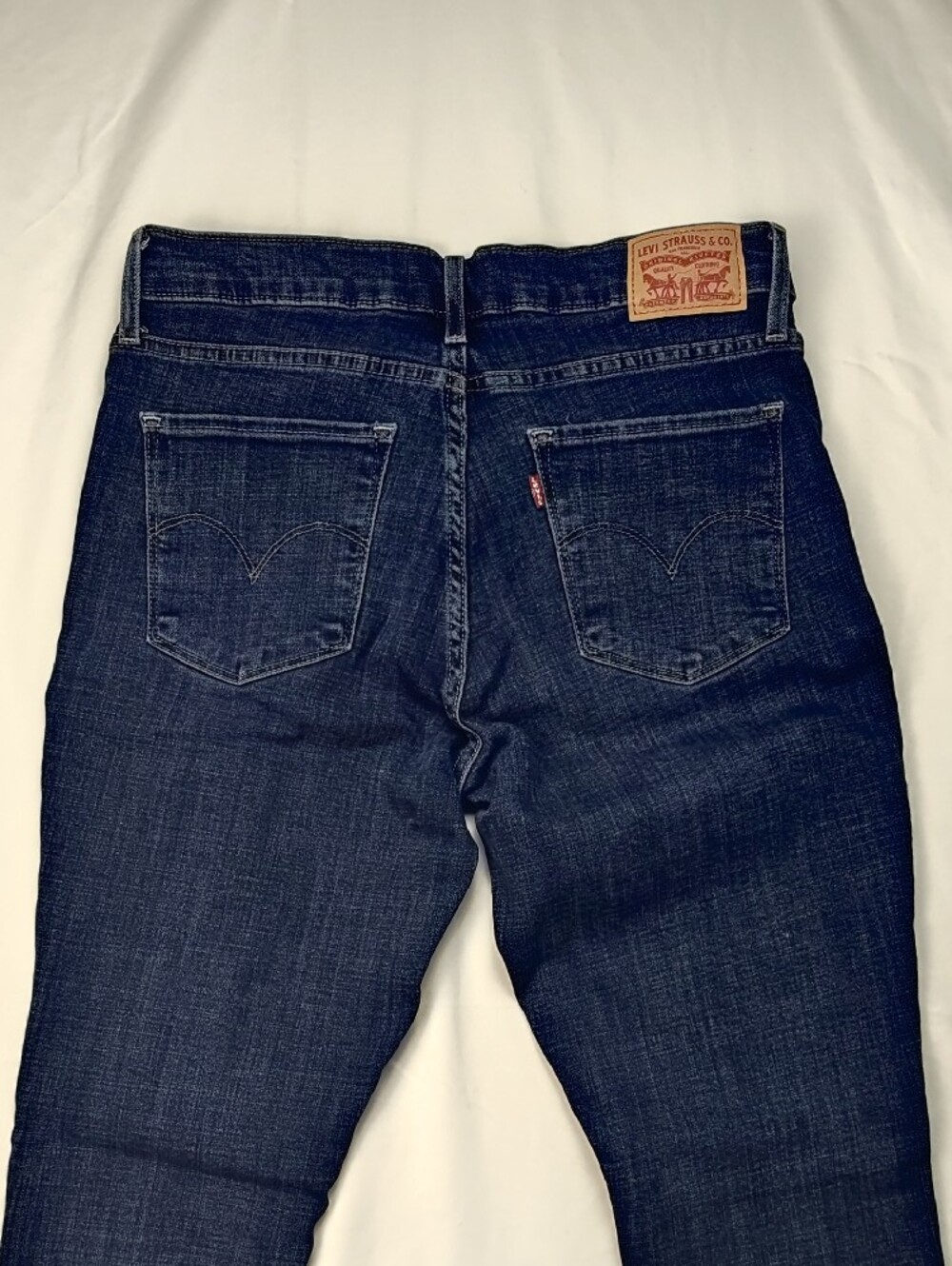 Levi's 311 Shaping Skinny Dark Medium Wash Jeans Women's Size 29 - Picture 3 of 11